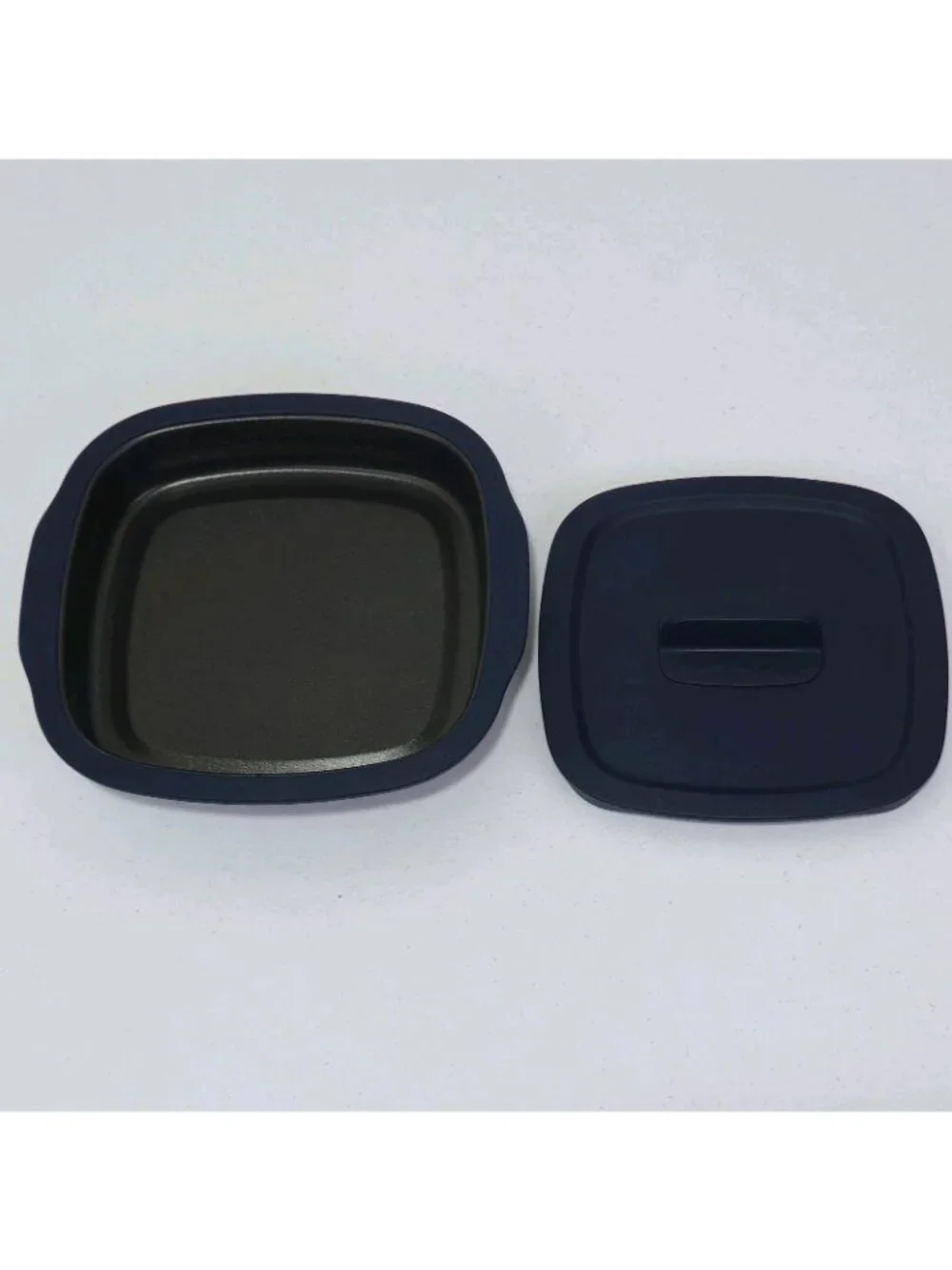 Tupperware MicroPro Series Microwave Grill in Chrome / Dark Blue